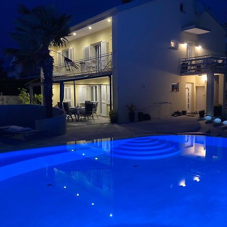 Villa Elke Maria With Overflow Pool And Hydromassage Novigrad  Bagian luar foto