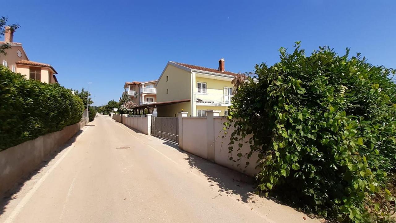 Villa Elke Maria With Overflow Pool And Hydromassage Novigrad  Bagian luar foto