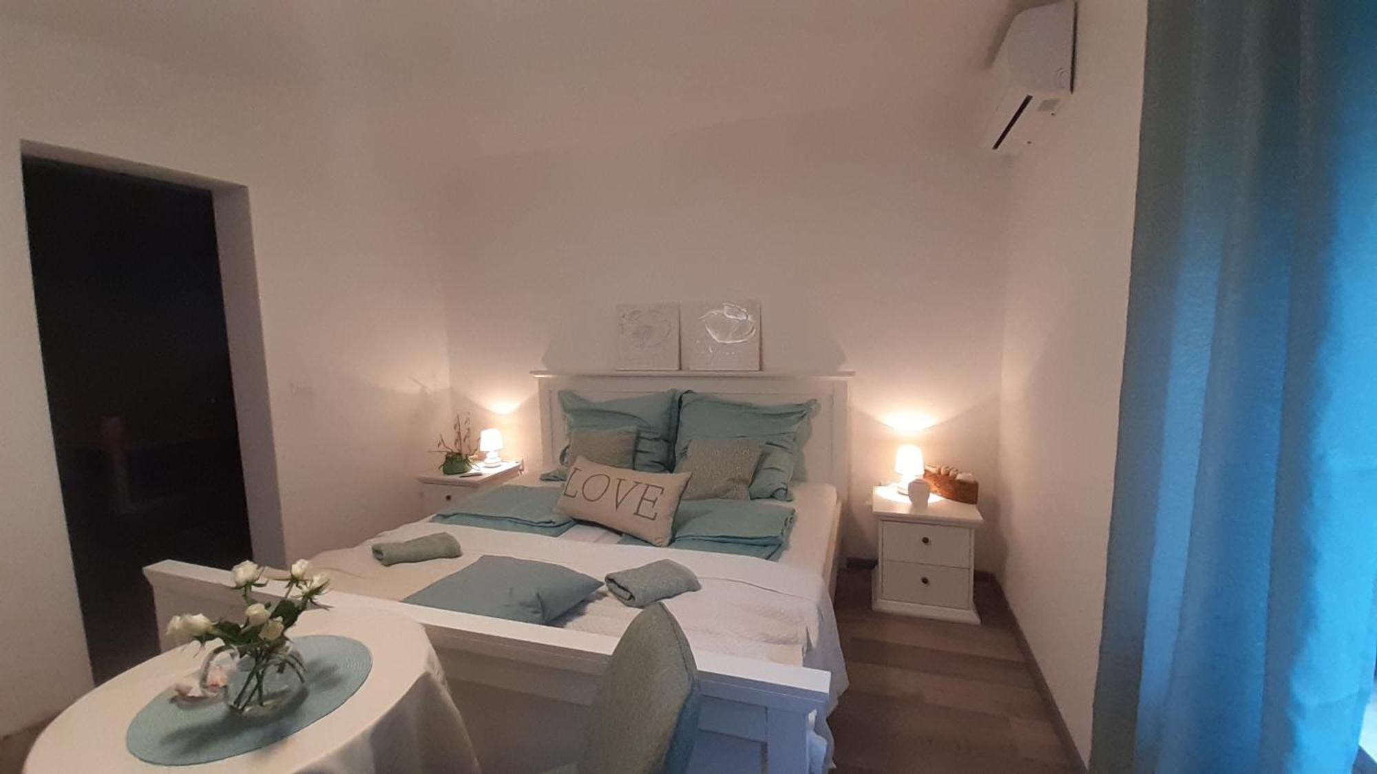 Villa Elke Maria With Overflow Pool And Hydromassage Novigrad  Ruang foto